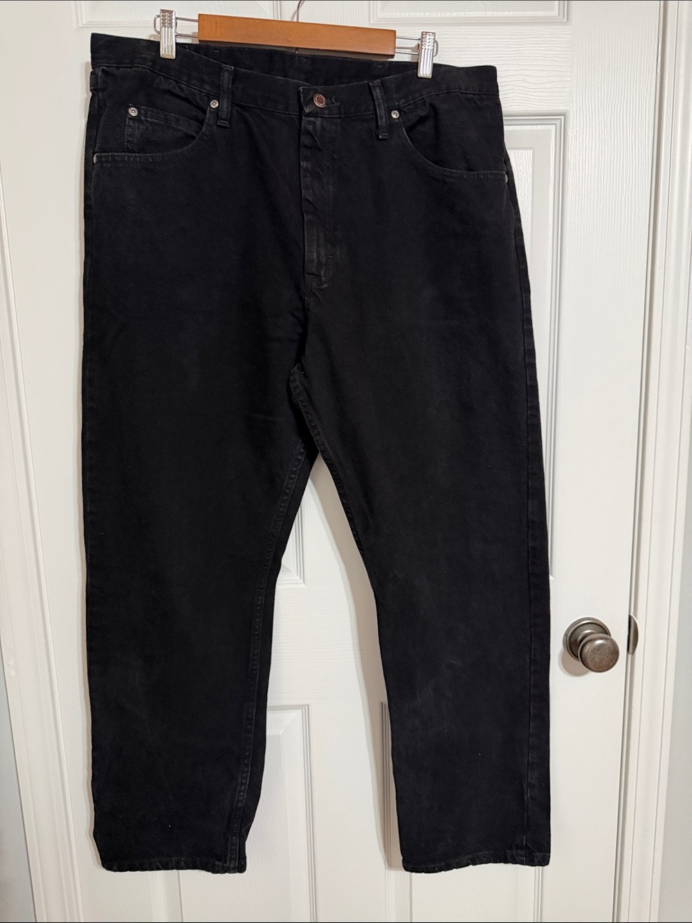 Wrangler Men's Black Relaxed Jeans